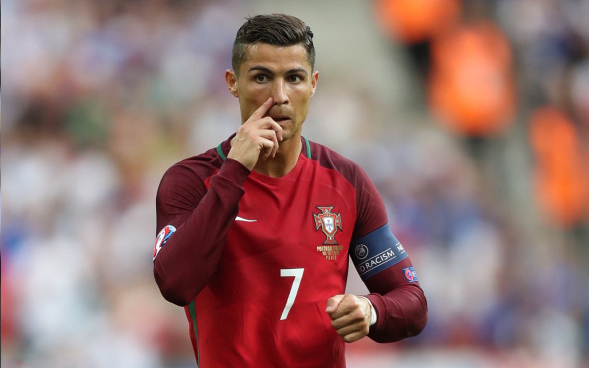 皇家贝蒂斯赢得2024年西班牙超级杯冠军，西班牙超级杯冠军奖杯